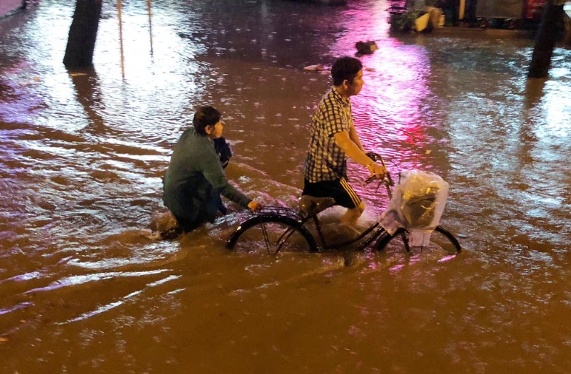 ngập nặng,Sài Gòn ngập,siêu máy bơm
