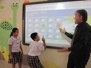 Tìm giải pháp dạy ngoại ngữ bậc tiểu học