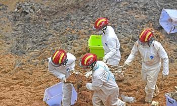 Tìm thấy hơn 10 giấy chứng nhận kết hôn tại hiện trường vụ rơi máy bay Trung Quốc