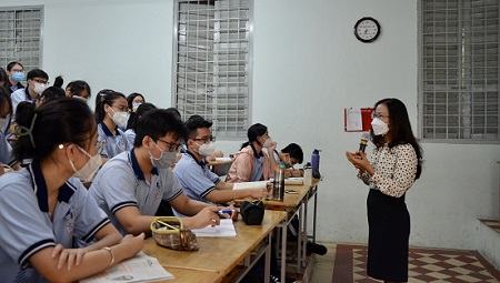 TP.HCM: Học sinh khối 9, 12 đi học trực tiếp đang diễn ra rất tốt