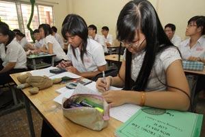 Tổ chức thi chọn đội tuyển học sinh giỏi lớp 12