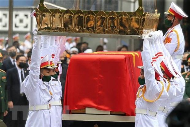 Tổ chức trọng thể Lễ truy điệu nguyên Tổng Bí thư Lê Khả Phiêu hình ảnh 1 To chuc trong the Le truy dieu nguyen Tong Bi thu Le Kha Phieu hinh anh 1