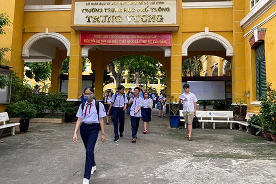 Đề Toán: Học sinh dễ lấy điểm 5, khó lấy điểm 9,10