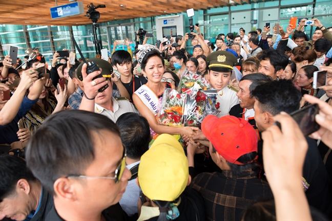 Toc tem, da nau, quan au… va nguoi thieu so