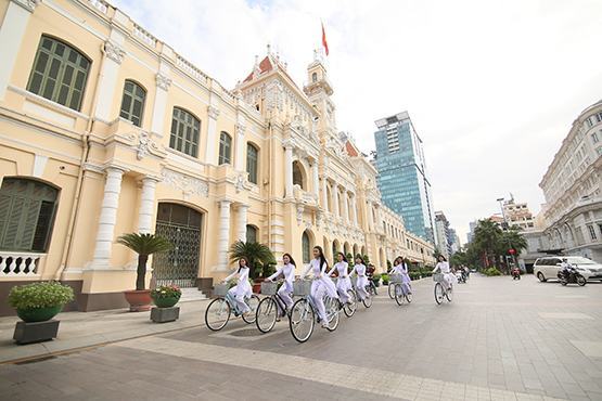 20 thí sinh tham dự vòng chung kết “Tìm kiếm Gương mặt Nữ sinh Áo dài 2017”