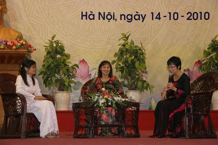 Tôn vinh 141 nữ GS, PGS được bổ nhiệm năm 2010