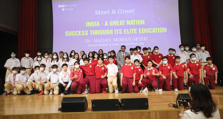 Tổng Lãnh sự Ấn Độ tại TP.HCM: Học sinh, sinh viên cần đọc thật nhiều!