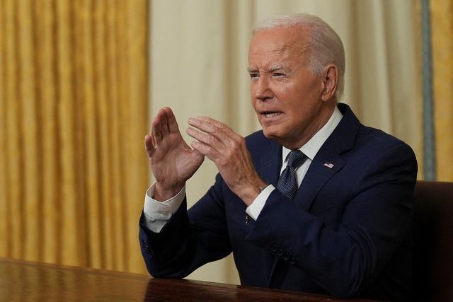 Tổng thống Biden đảo chiều chiến lược, ông Trump tiết lộ lý do thoát hiểm