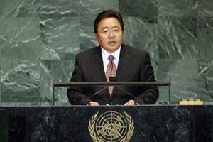 Tổng thống Mông Cổ nói chuyện với sinh viên ngoại giao