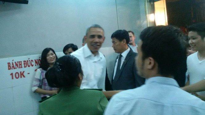 Tổng thống Obama thưởng thức bún chả Hà Nội 