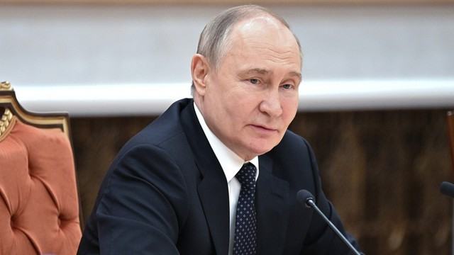 Tổng thống Putin đặt ra "câu hỏi đặc biệt" về tổng thống Ukraine- Ảnh 1.