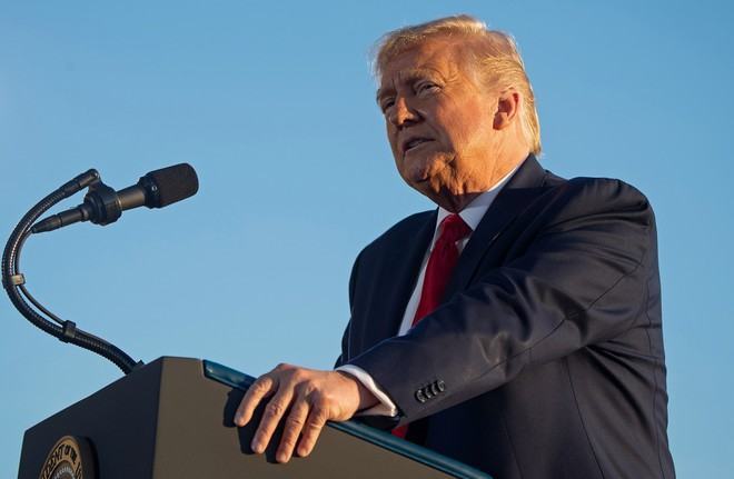 Tổng thống Trump tự tin sẽ tái đắc cử trước đối thủ “IQ thấp” Joe Biden