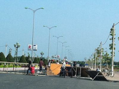 Tông vào sân khấu ca nhạc mừng năm mới, 1 người chết