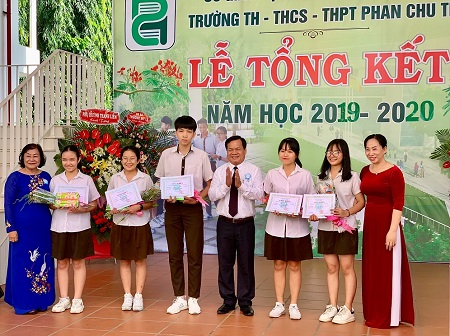 Trường Trung Tiểu học Phan Chu Trinh  tổng kết năm học 2019 – 2020