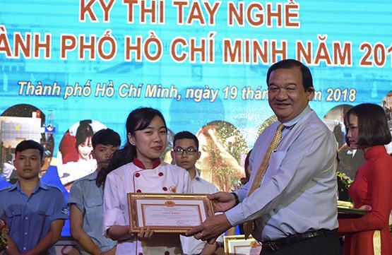 Tôn vinh tập thể, cá nhân có nhiều đóng góp cho GDNN