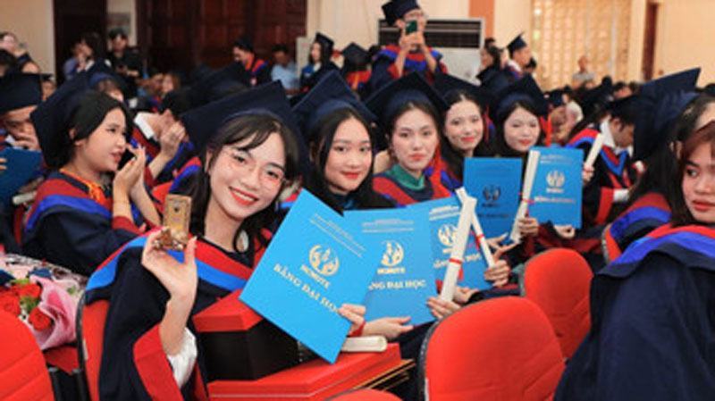 10 lĩnh vực tuyển được nhiều thí sinh vào đại học nhất năm 2023