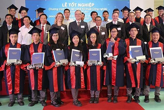 Bosch TGA trao bằng tốt nghiệp khóa đầu tiên
