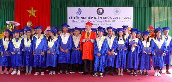 Thêm 44 sinh viên tốt nghiệp ngành CNTT