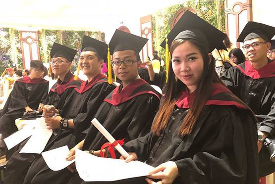 Thêm 118 sinh viên tốt nghiệp Trường CĐ Quốc tế Kent