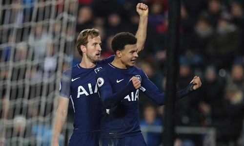 Tottenham lên thứ năm trong ngày Harry Kane dự bị