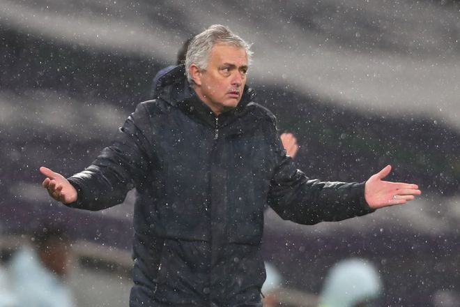 Tottenham liên tiếp thua trên sân nhà, Mourinho hết cách bào chữa