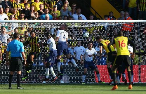 Tottenham thua ngược Watford, rơi ra ngoài top 4