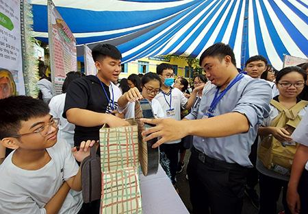 TP.HCM cho phép giáo viên thi tuyển chức danh lãnh đạo, quản lý