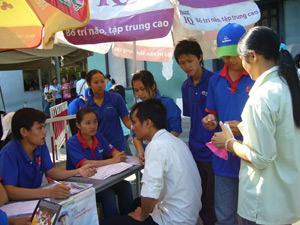 TP.HCM: 17.000 sinh viên tình nguyện tiếp sức mùa thi