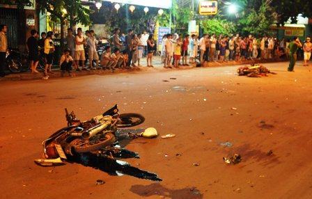 TPHCM: 3 người thương vong trong vụ va chạm xe máy kinh hoàng