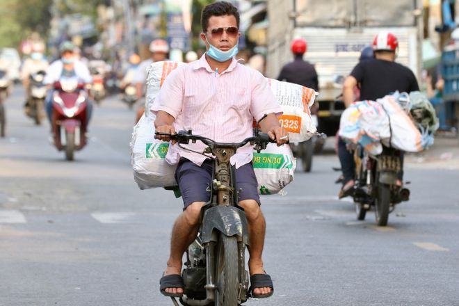 TP.HCM bắt đầu “thanh lọc” xe máy - ảnh 1