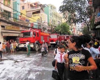 TPHCM Bố không cho tiền, con phóng hỏa đốt nhà