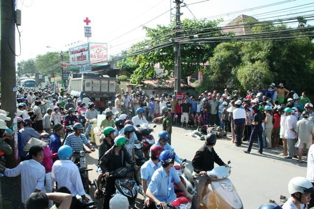 TPHCM: Cả gia đình gặp nạn trên đường đi khám bệnh