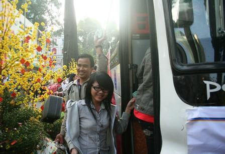 TPHCM: Đưa gần 3.000 sinh viên nghèo về quê ăn Tết