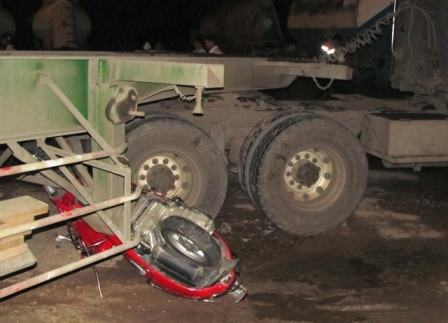 TP.HCM Hai chị em thoát chết “ngoạn mục” trước đầu container