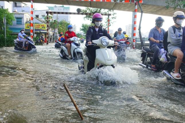 TPHCM khẩn trương ứng phó đợt triều cường giữa tháng 11 ảnh 1