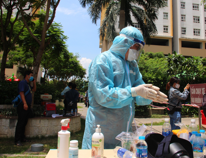 TP.HCM: Khẩn trương xét nghiệm 10.000 mẫu vì ca nhiễm Covid-19 ở SunView Town - ảnh 2