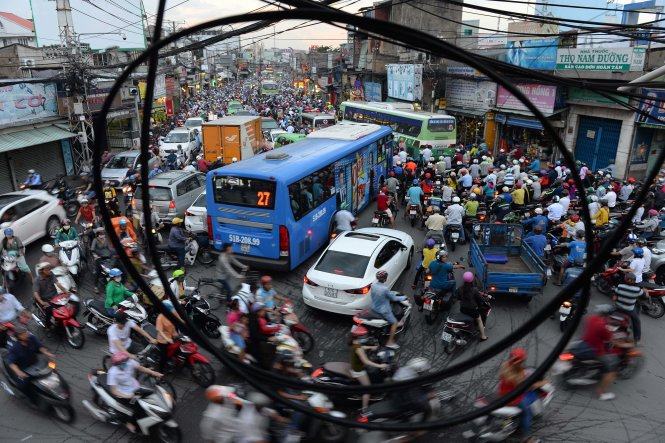 TP.HCM khát vốn làm cầu, đường 