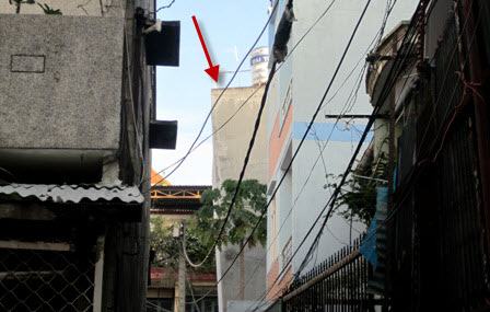 TPHCM: Nhà 3 tầng bị nghiêng, hàng chục dân sơ tán khẩn cấp