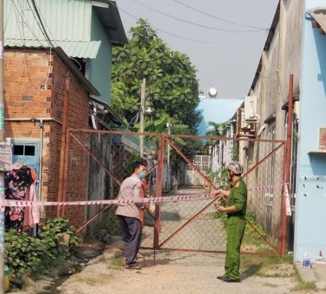 Khu vực Q.9 mà người đàn ông tên Kha nhập cảnh "chui" trú ngụ đang được phong tỏa. /// ẢNH: CÔNG NGUYÊN