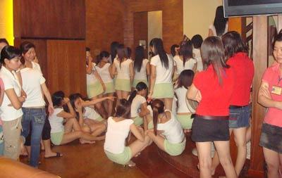 TP.HCM: Phận đời cùng cực của các cô gái tại Tân Hoàng Phát