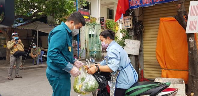 TP.HCM phong tỏa chung cư Hòa Bình sau khi phát hiện ca nhiễm Covid-19 thứ 48 - ảnh 3