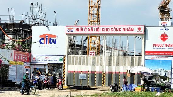 Công trình xây dựng nhà ở cho công nhân tại TP Thủ Đức với quy mô 1.000 căn hộ. Ảnh: THU HƯỜNG