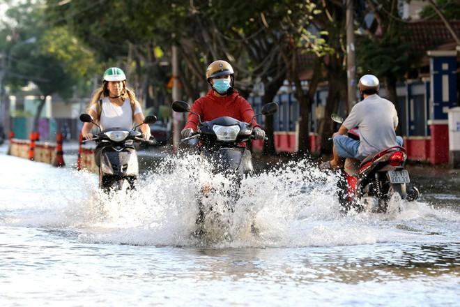 Dự báo giữa tháng 11 là đợt triều cường cao nhất từ đầu năm đến nay /// Ảnh: Khả Hòa