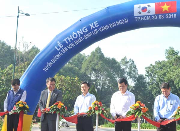 TPHCM thông xe toàn tuyến đường Phạm Văn Đồng