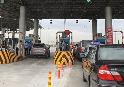 Tổng cục Đường bộ đề nghị xả trạm thu phí 3 ngày Tết