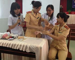 Trang bị kiến thức sơ cấp cứu cho CSGT