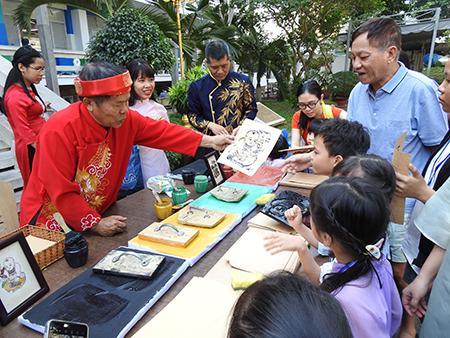 Tranh Đông Hồ: Nghệ thuật và giáo dục cho trẻ em