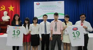 Trao 5 suất học bổng đầu tiên của chương trình “19 vì 19”