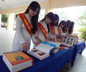 Trao giải cuộc thi Em yêu lịch sử Việt Nam