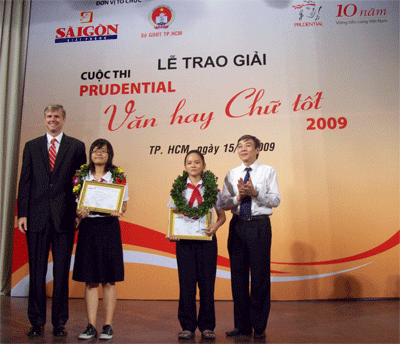 Trao giải cuộc thi “Prudential – Văn hay chữ tốt” lần thứ 10 tại TP.HCM – năm 2009